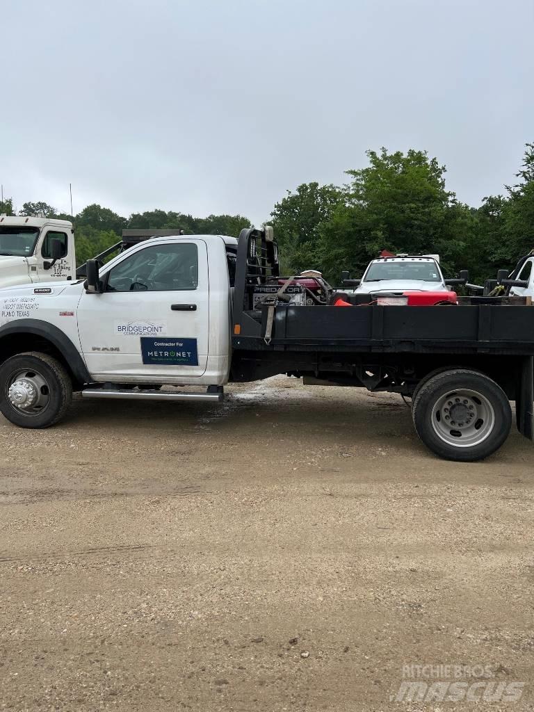 RAM 5500 플랫베드/드롭사이드 트럭