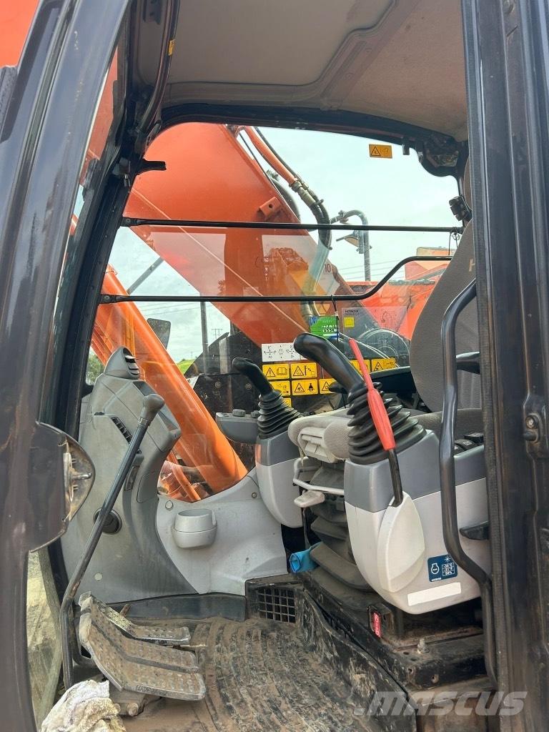 Hitachi ZX225 USLC-6 대형 굴삭기 29톤 이상