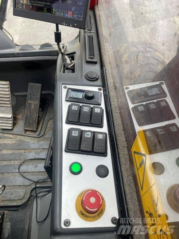 Komatsu 931 XC 원목 하베스터