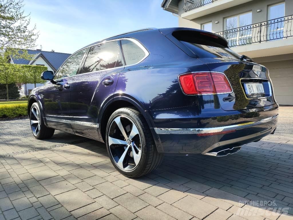 Bentley Bentayga V8 자동차