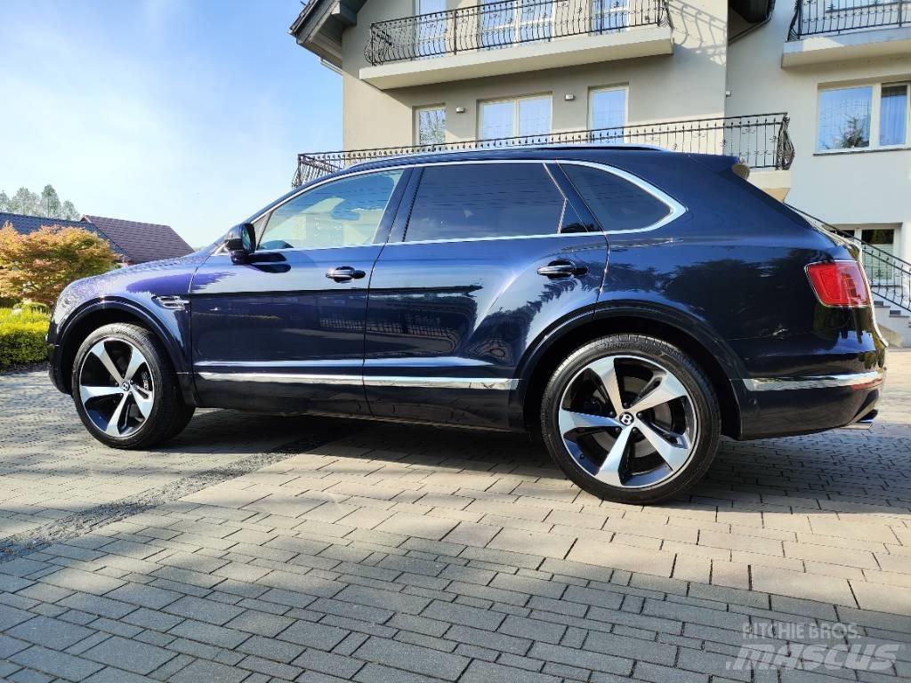 Bentley Bentayga V8 자동차