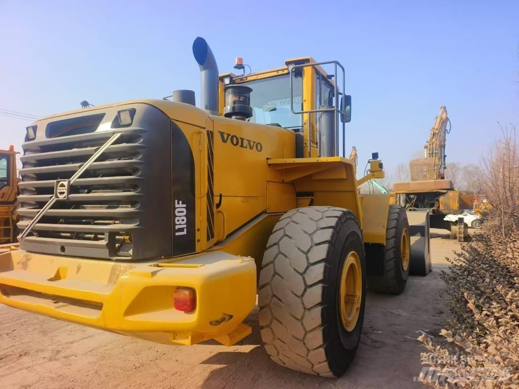 Volvo L 180 F  휠로우더