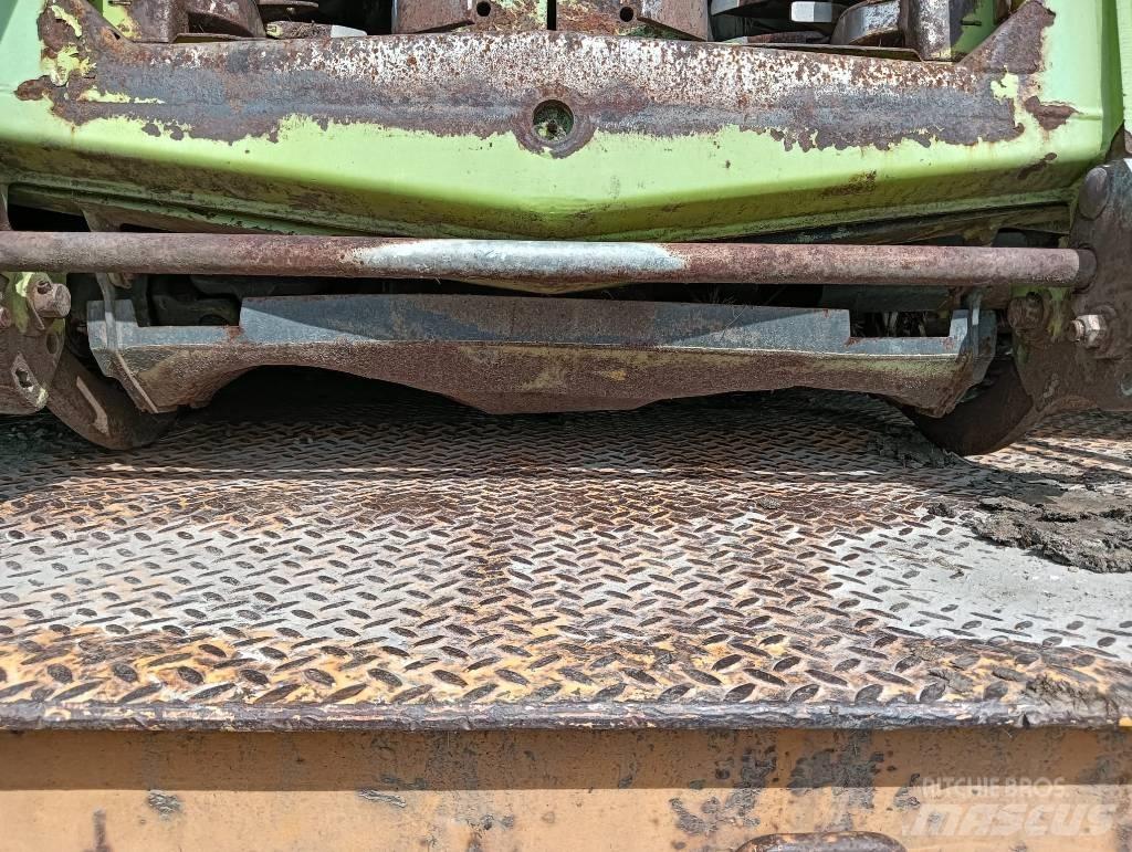 CLAAS Orbis 600 자동 초지기계