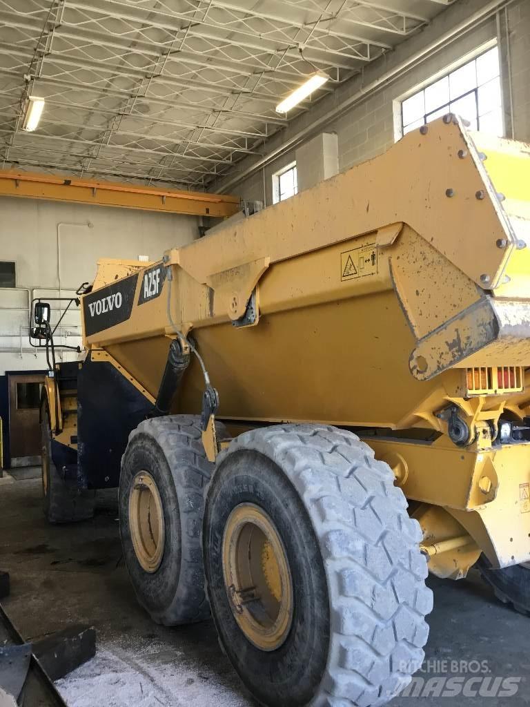 Volvo A 25 F 연결식 홀러