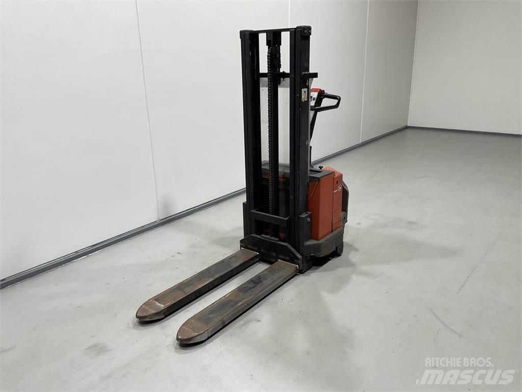 BT PSS 1200 보행식 리치 지게차