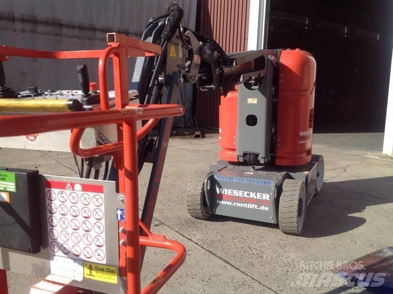 SkyJack SJ30 ARJE 관절형 전동이동 리프트