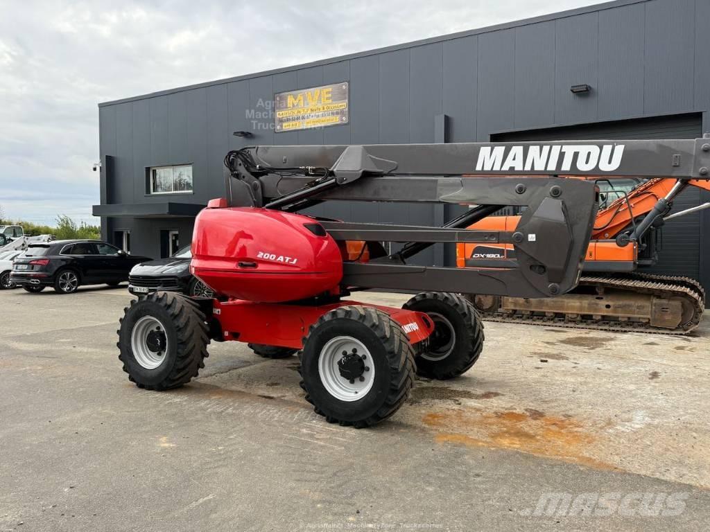 Manitou ATJ 200 견인식 전동이동 리프트