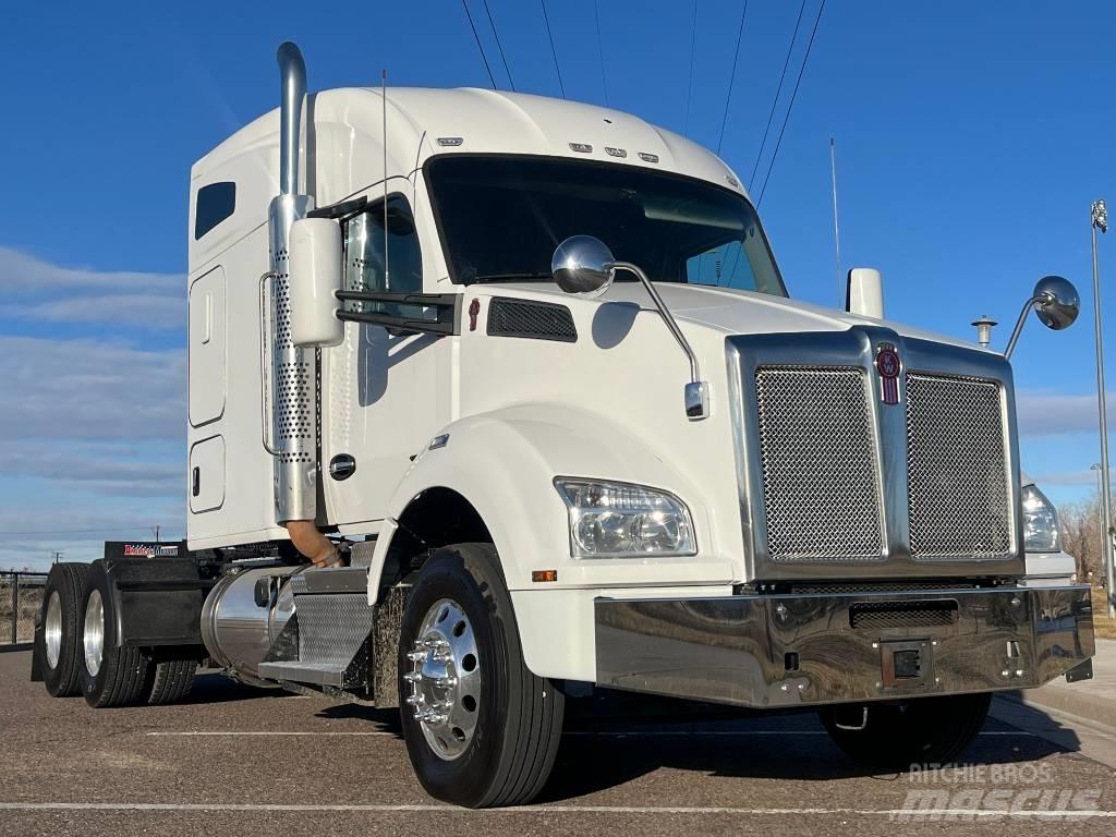 Kenworth T 880 트랙터 유닛
