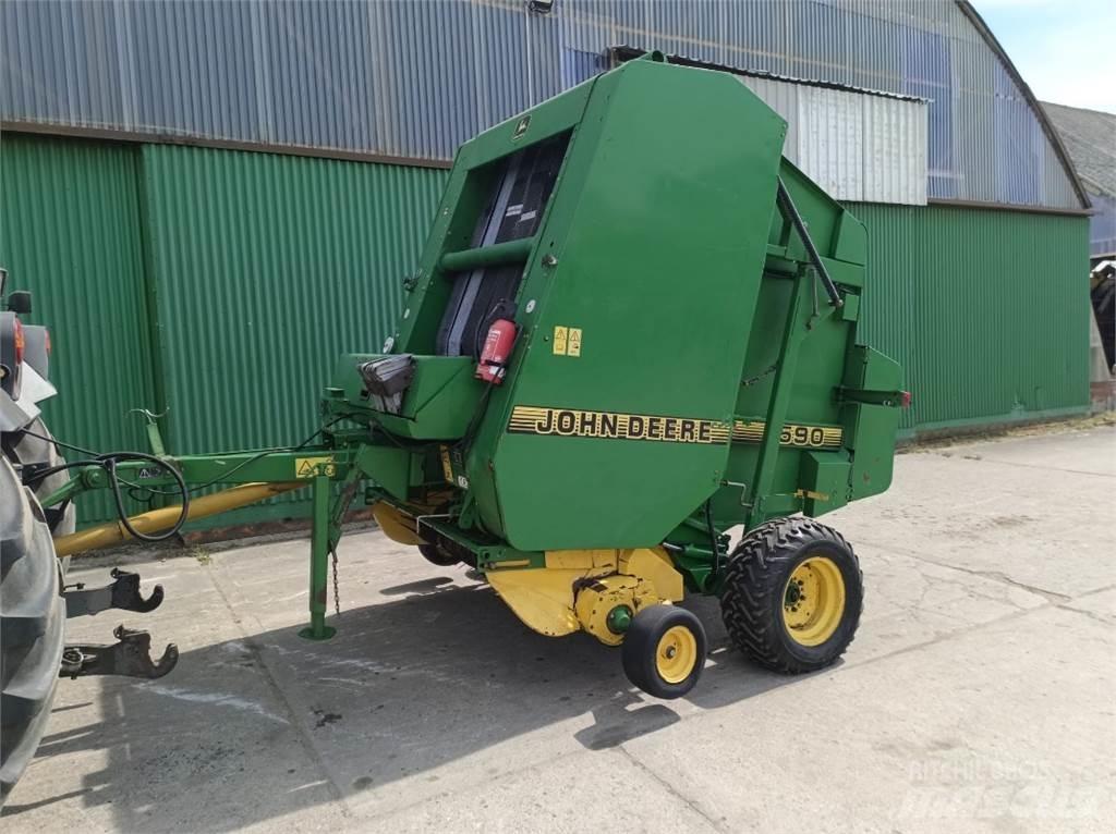 John Deere 590 원형 곤포기