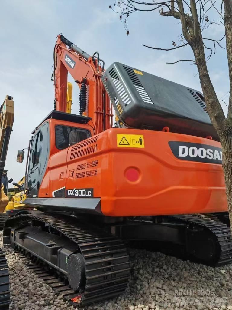 Doosan DX 300 LCA 대형 굴삭기 29톤 이상