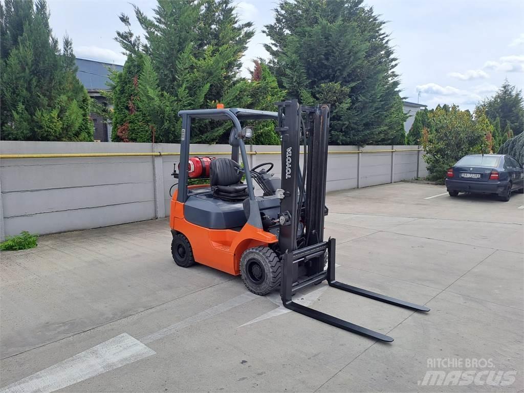 Toyota 7FGF15 LPG 지게차