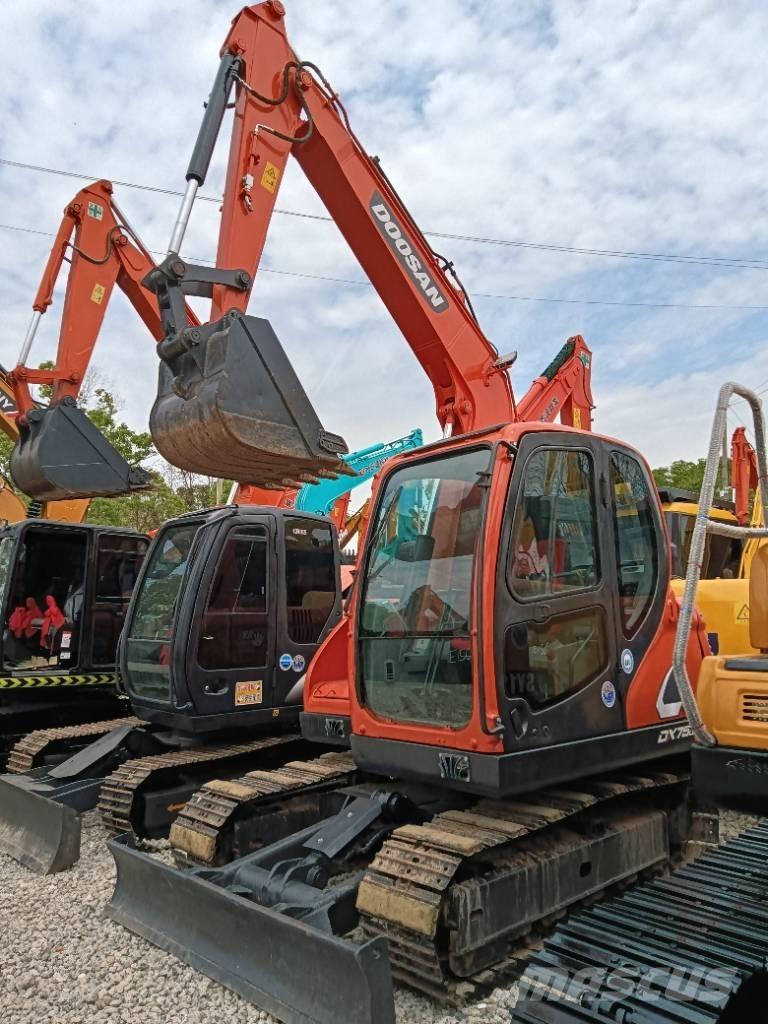 Doosan DX 75 대형 굴삭기 29톤 이상