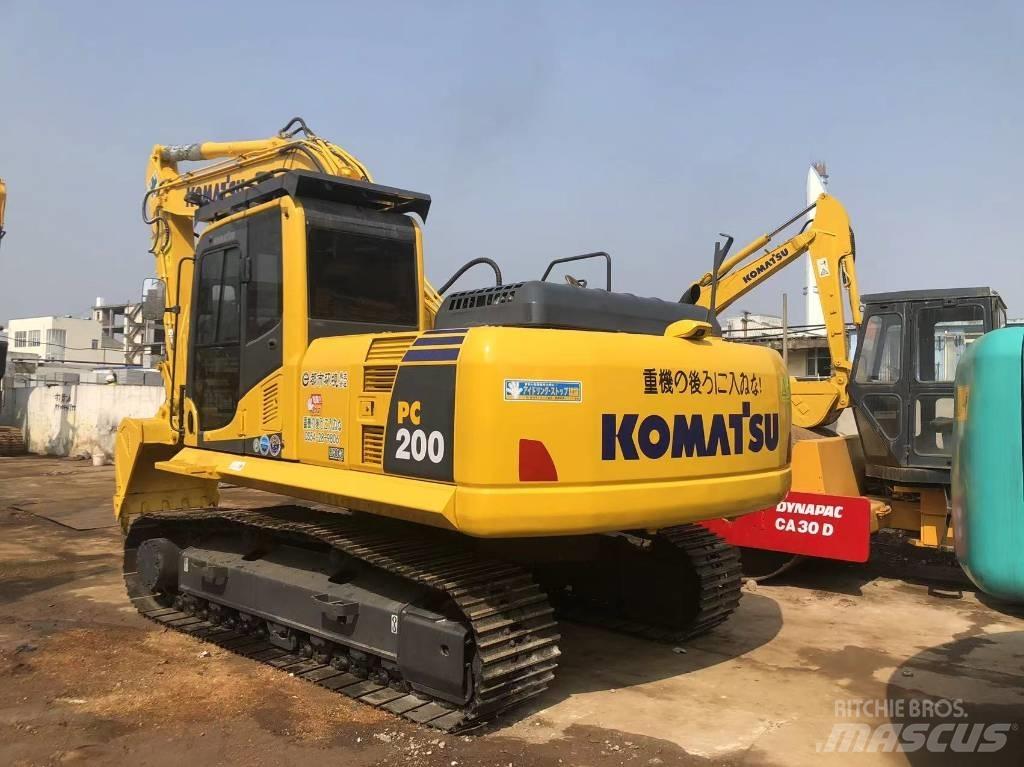 Komatsu PC 220-8 대형 굴삭기 29톤 이상