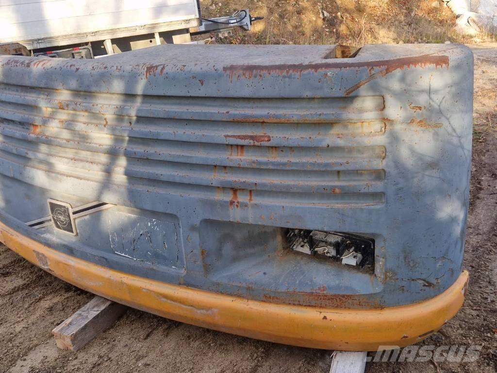 Volvo EC390 섀시 및 서스펜션