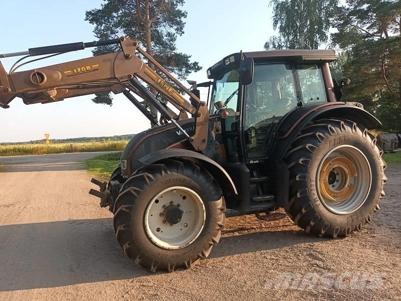 Valtra N 141 트랙터