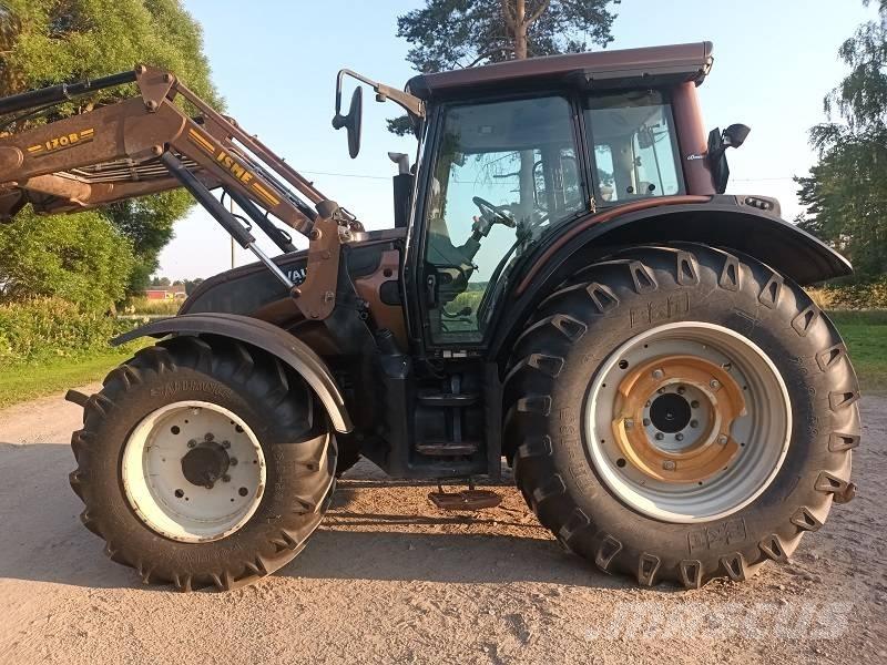 Valtra N 141 트랙터