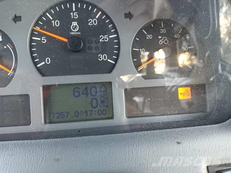 Valtra N 141 트랙터