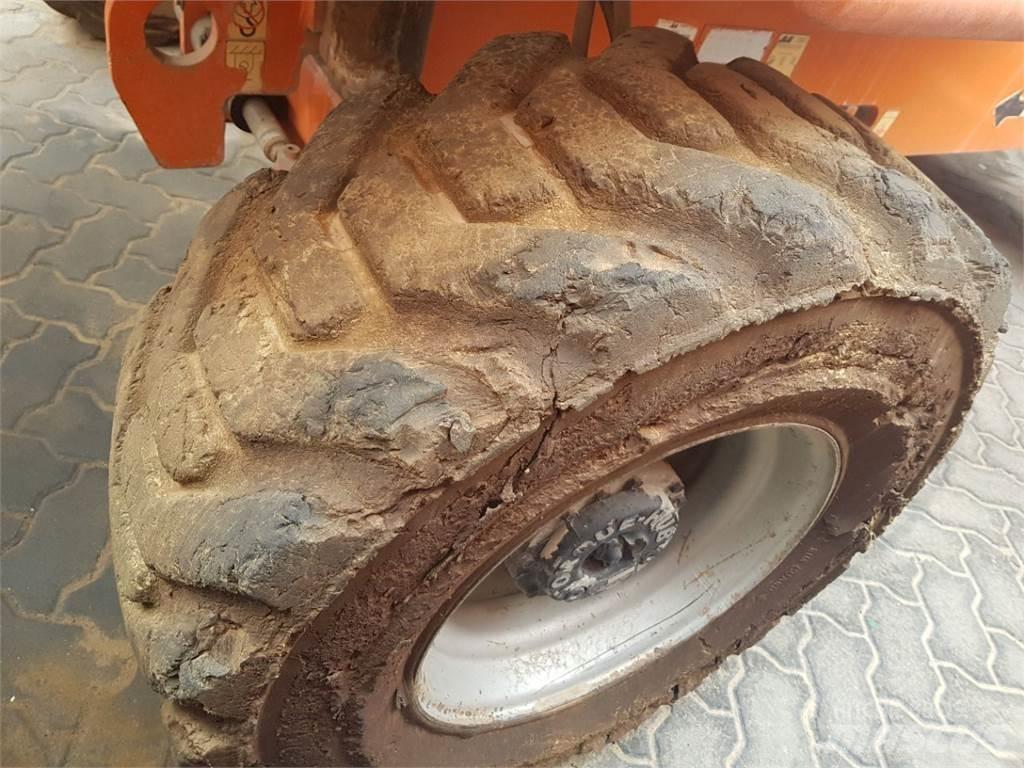 JLG 460SJ 견인식 전동이동 리프트