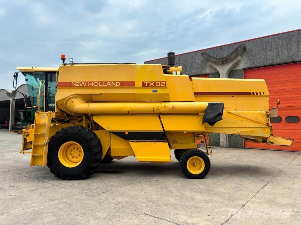 New Holland TX 32 콤바인 수확기