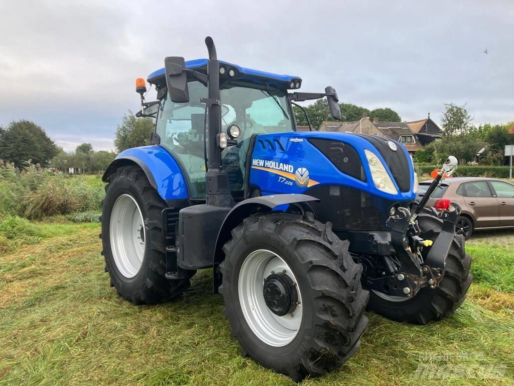 New Holland T7.225 트랙터
