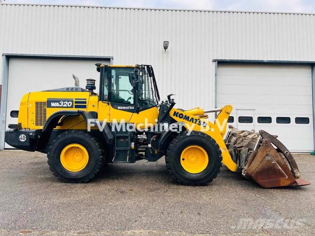 Komatsu WA320  휠로우더