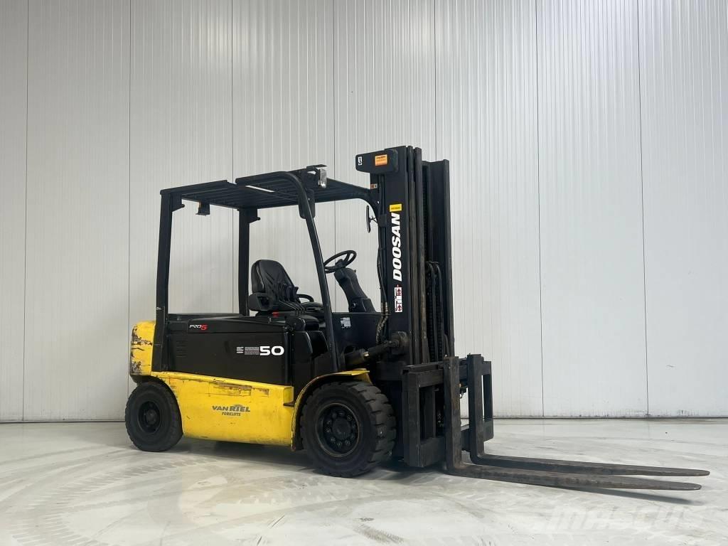 Doosan B50X-5 전동 지게차