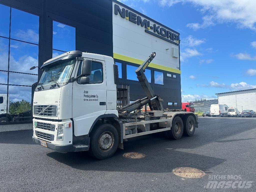 Volvo FH 440 6x4 훅 리프트 트럭