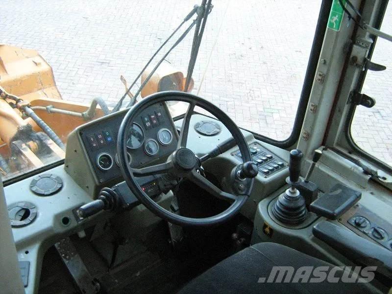 Hyundai HL740-3  휠로우더