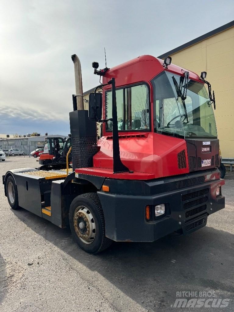 Kalmar T2 견인 트럭