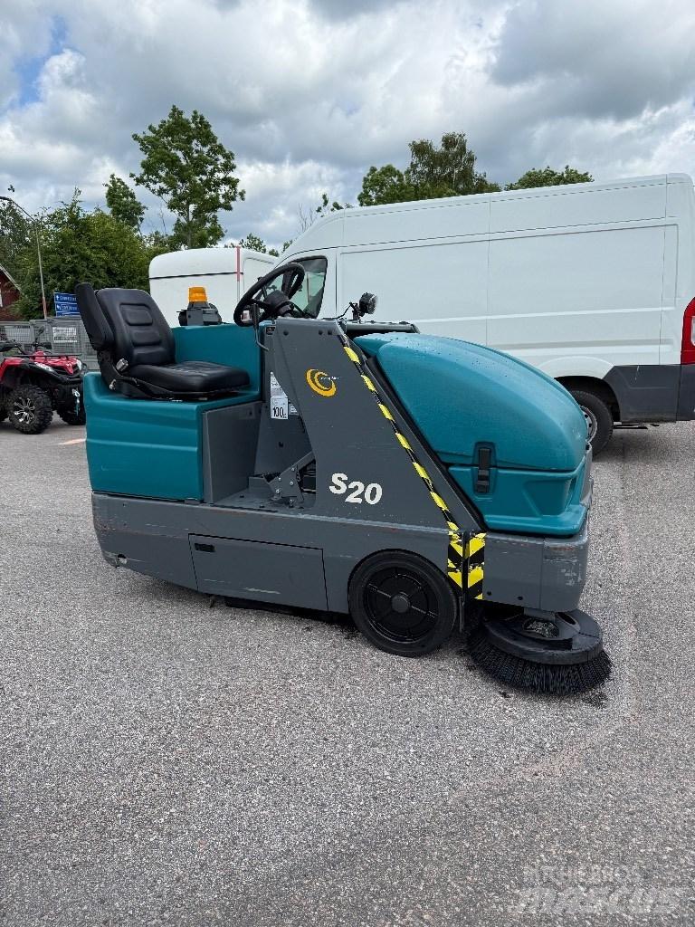 Tennant S20 실내 청소기