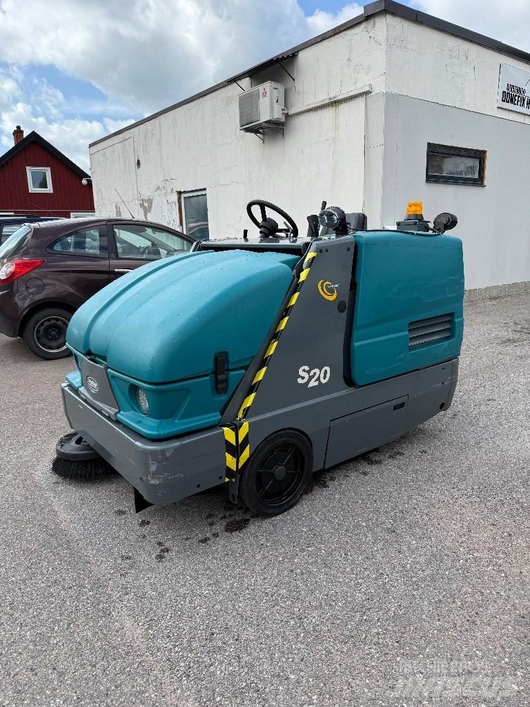 Tennant S20 실내 청소기
