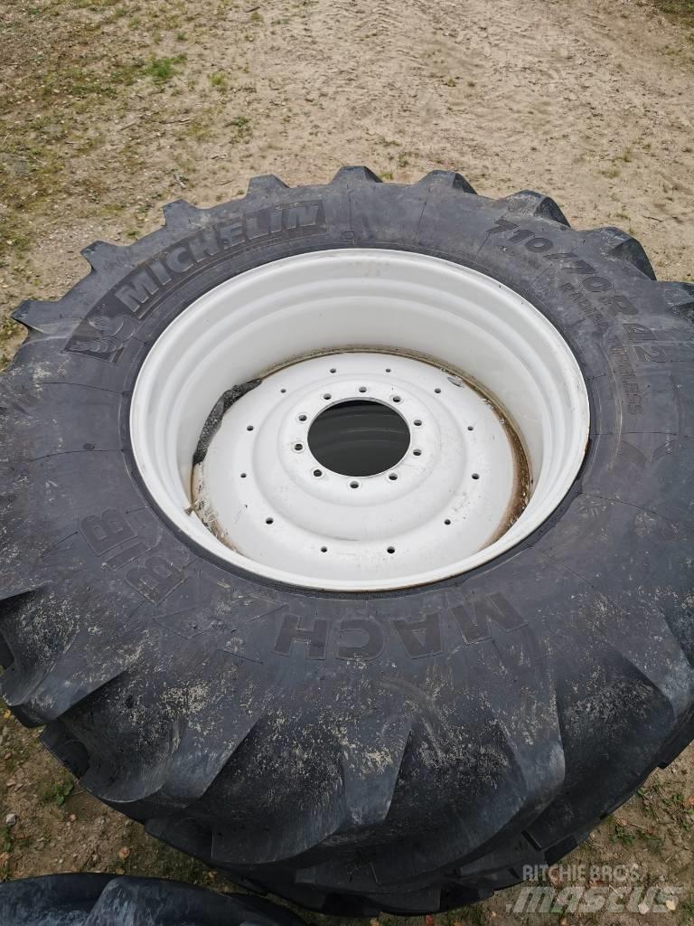  710/70R42 Michelin 타이어, 휠 및 림