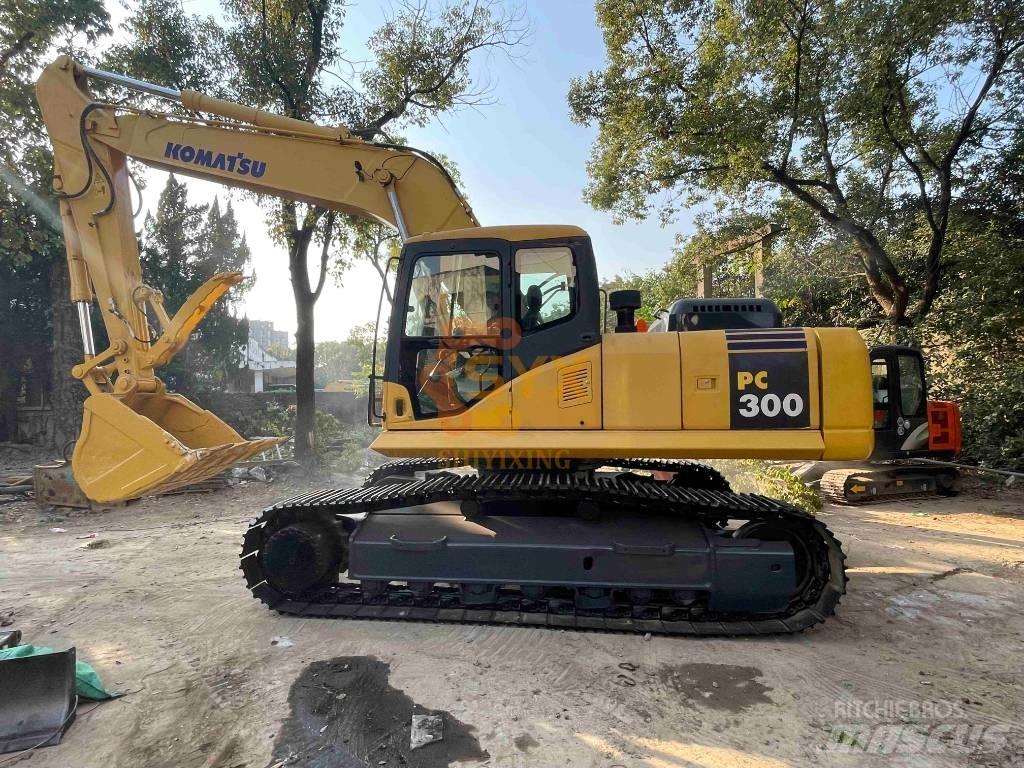 Komatsu PC 300 대형 굴삭기 29톤 이상