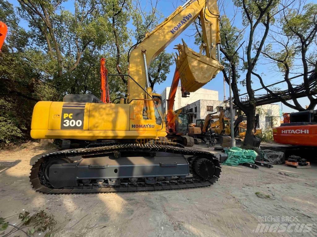 Komatsu PC 300 대형 굴삭기 29톤 이상