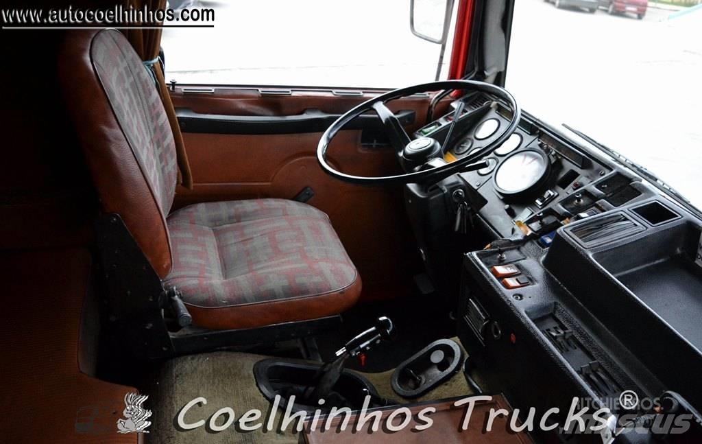 Volvo F10 플랫베드/드롭사이드 트럭