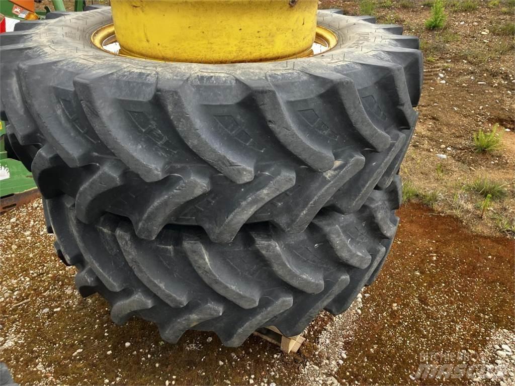 Petlas 480/70R34 타이어, 휠 및 림
