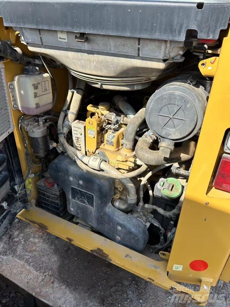 CAT 262 D  스키드로더