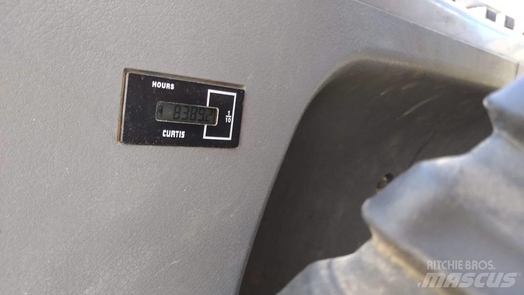 Doosan DX 60 R 소형 굴삭기 7톤 미만