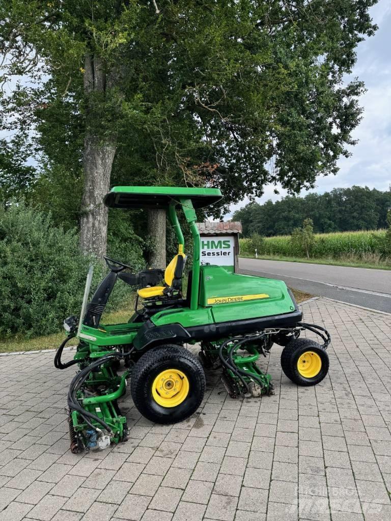 John Deere 8700 A 페어웨이 잔디깎기