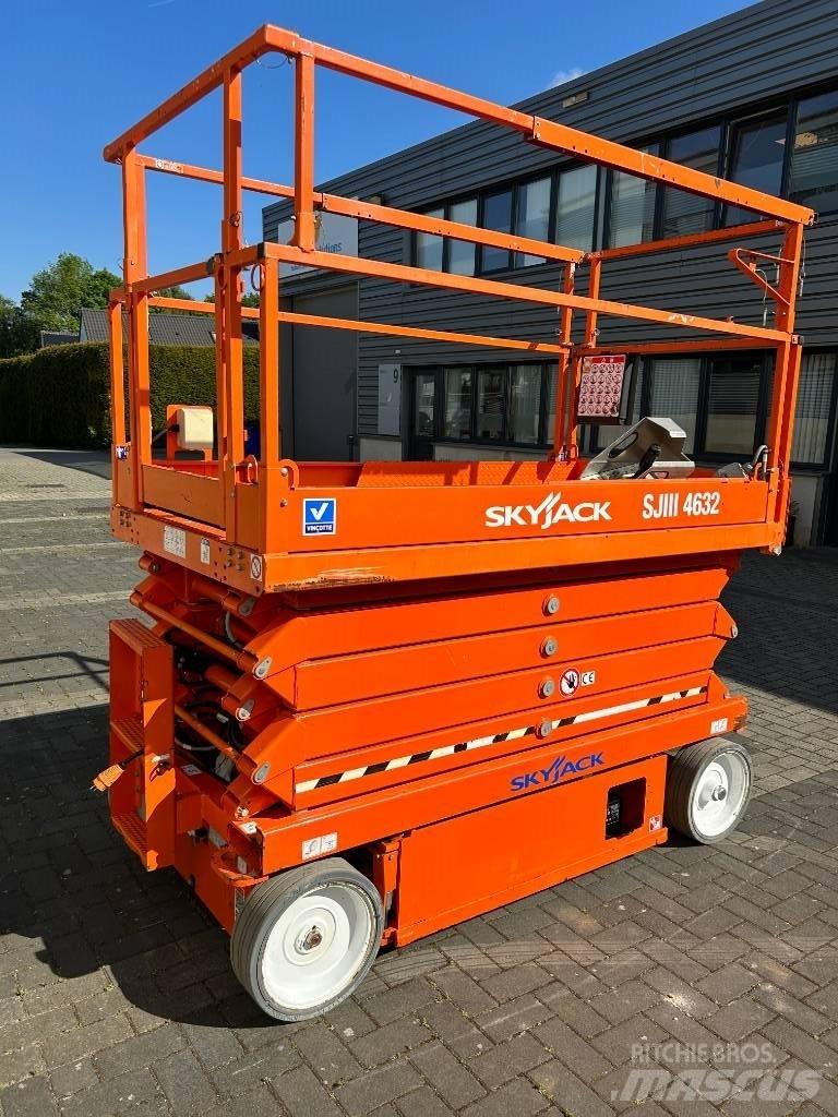 SkyJack SJ III 4632 가위형 리프트