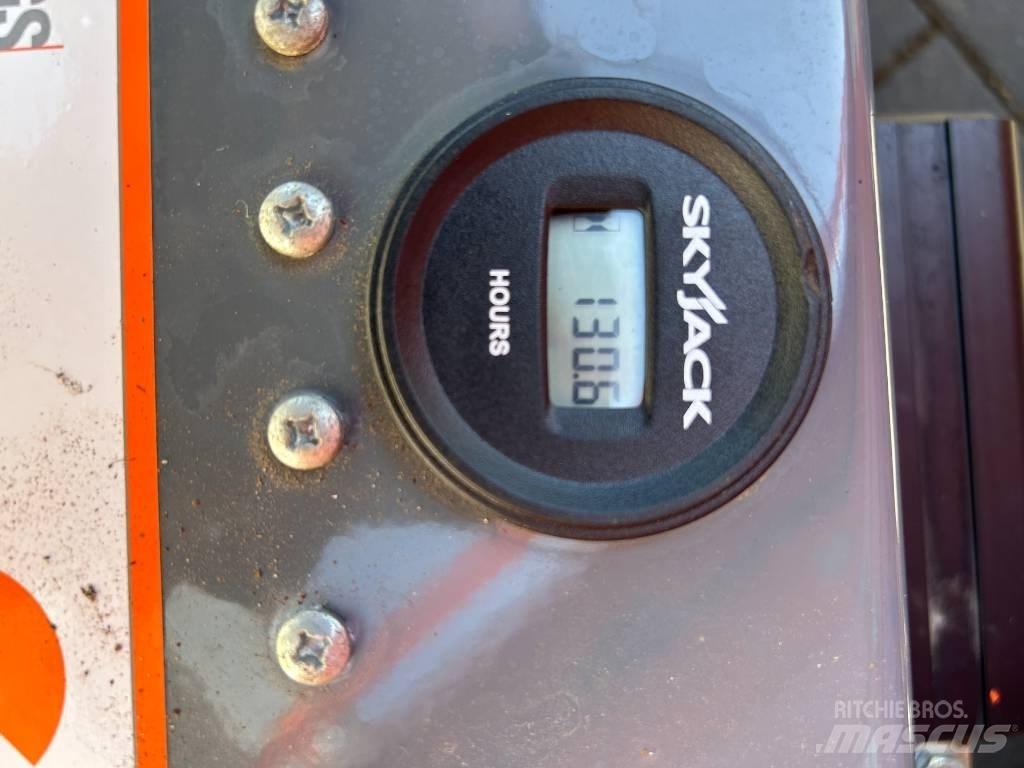 SkyJack SJ III 4632 가위형 리프트