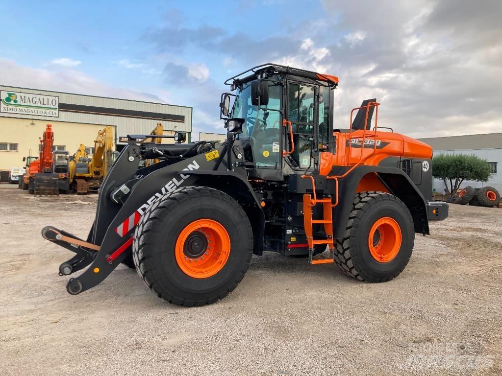 Develon DL 320-7  휠로우더