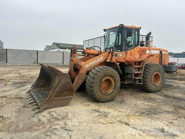 Doosan DL 300  휠로우더