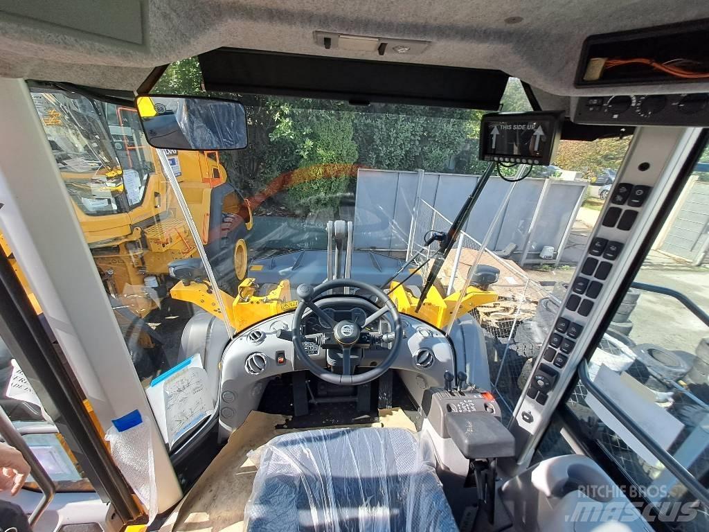 Volvo L90H  휠로우더