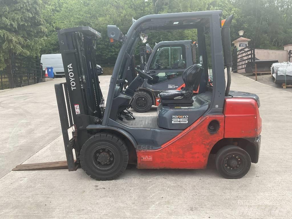 Toyota 02-8 FDF 25 디젤 지게차