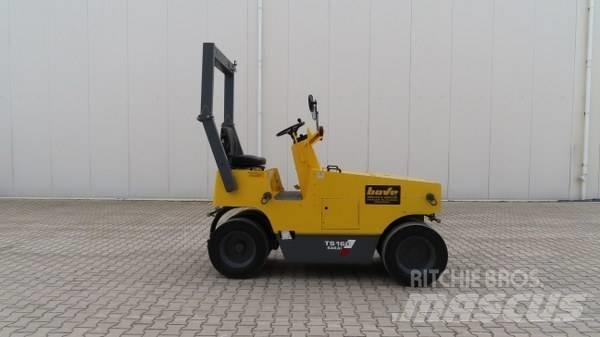 Sakai TS 160 공기 타이어 롤러