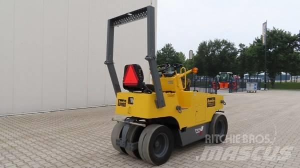 Sakai TS 160 공기 타이어 롤러
