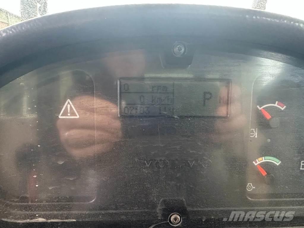 Volvo G 930 그레이더