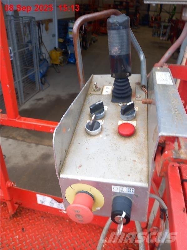 SkyJack SJ 8841 RT 가위형 리프트