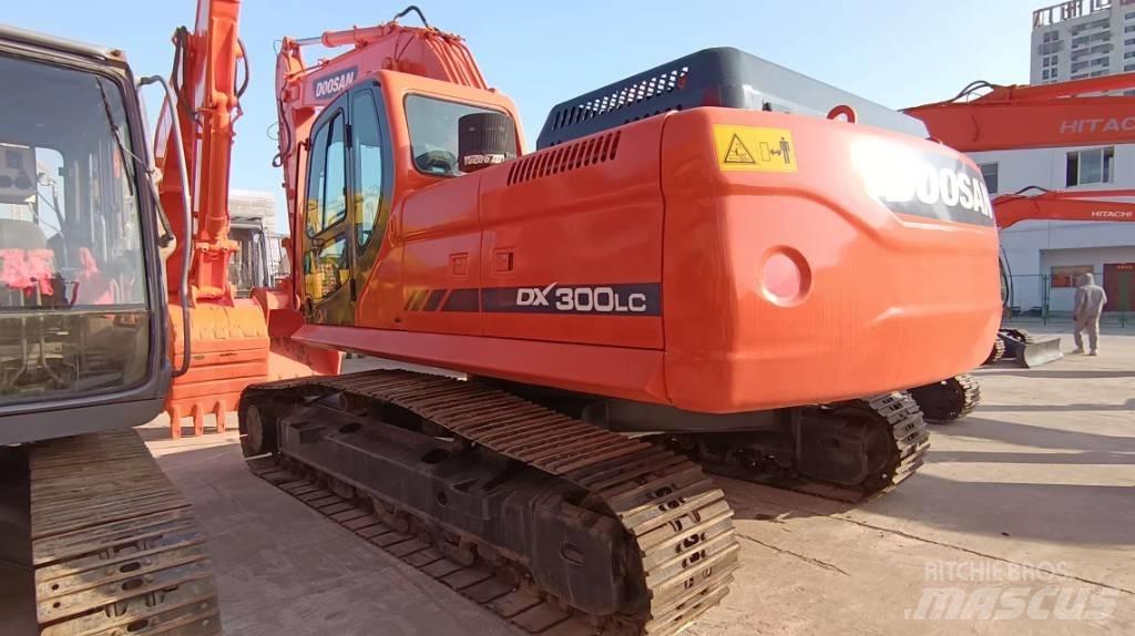 Doosan DX 300 LC 대형 굴삭기 29톤 이상